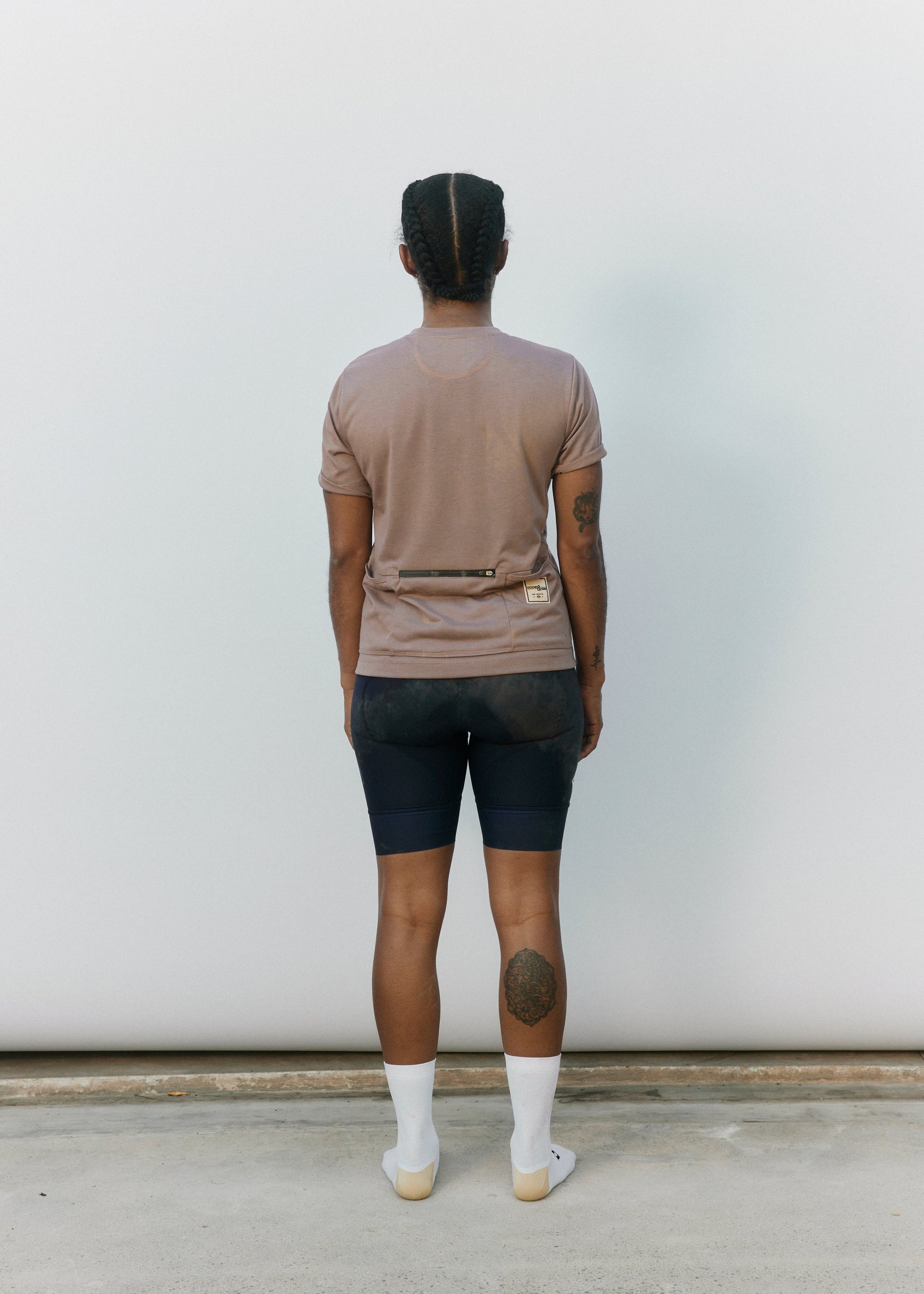 Women's Twilight Mauve Cycling Shirt: Versatile Short Sleeve for All-Day Rides