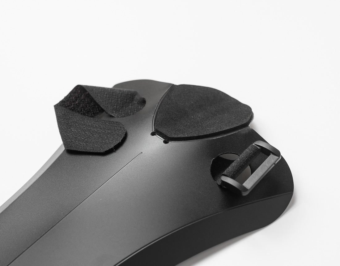 https://cdn.shopify.com/s/files/1/0121/2492/products/Fendorbendor_big_rear_mudguard_foldable-5.jpg?v=1611831916