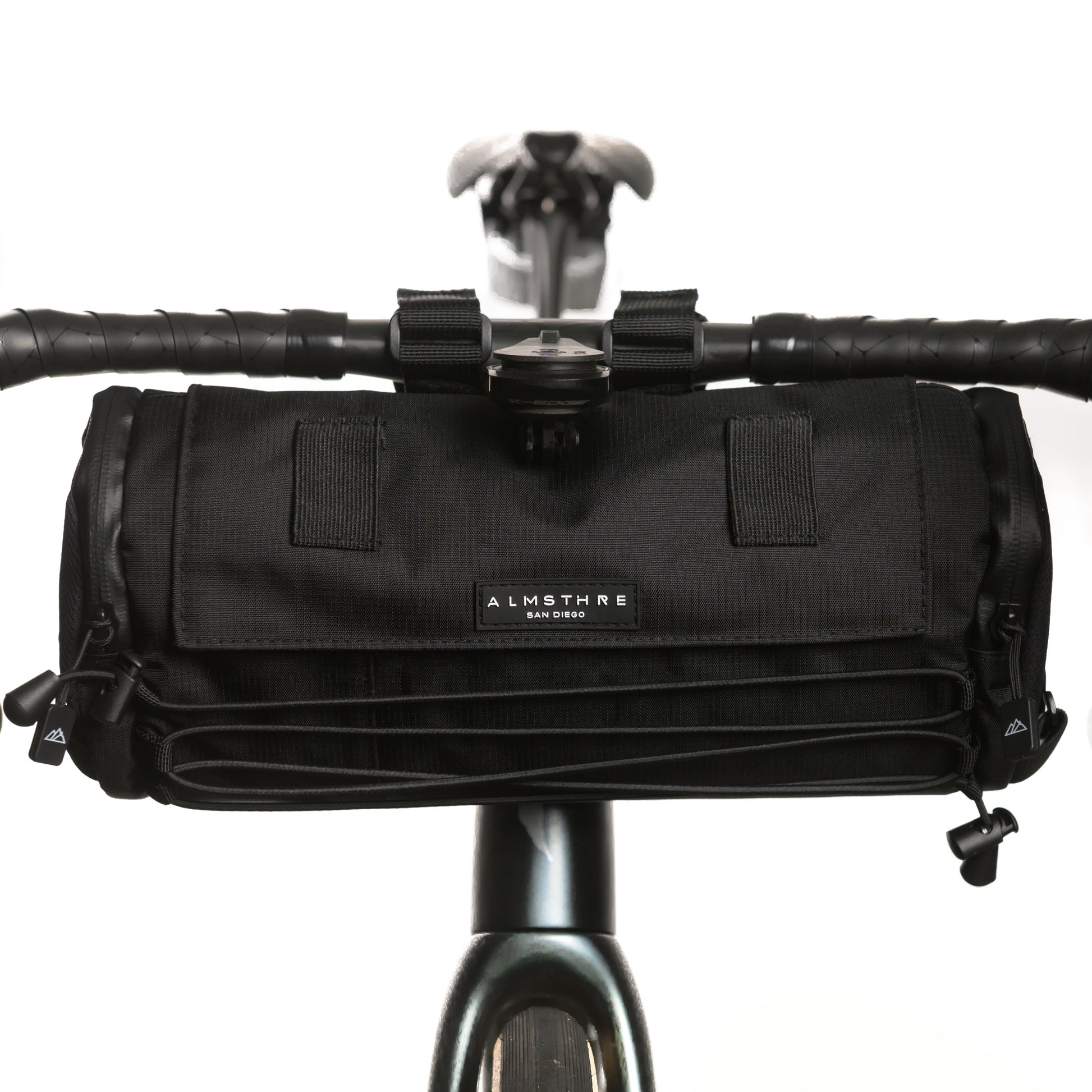 https://cdn.shopify.com/s/files/1/0493/2776/7713/files/Signature_XL_Bar_Bag.jpg?v=1763223965