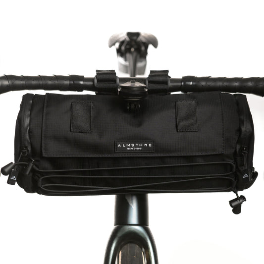 https://cdn.shopify.com/s/files/1/0493/2776/7713/files/Signature_XL_Bar_Bag.jpg?v=1763223965