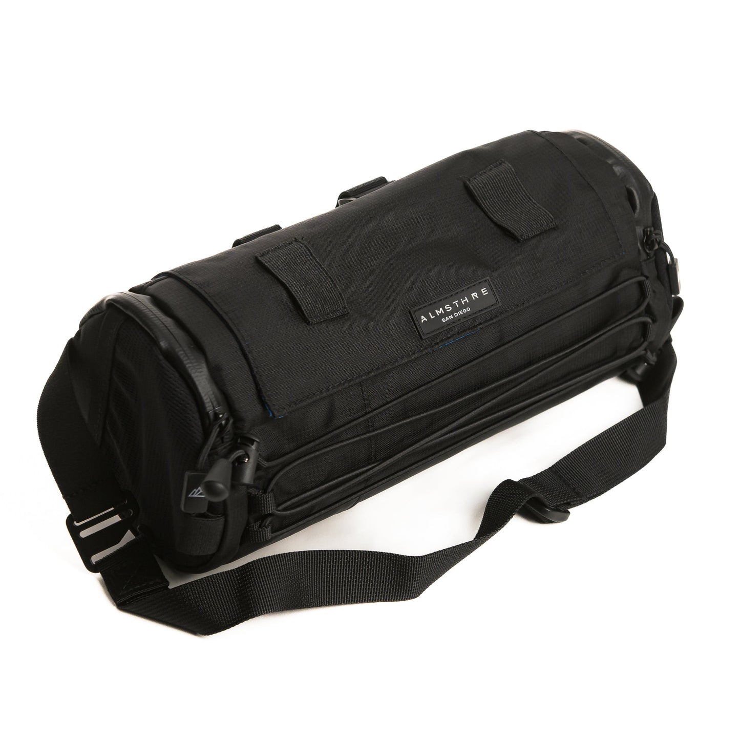 https://cdn.shopify.com/s/files/1/0493/2776/7713/files/Signature_XL_Bar_Bag_carry_strap.jpg?v=1763224148