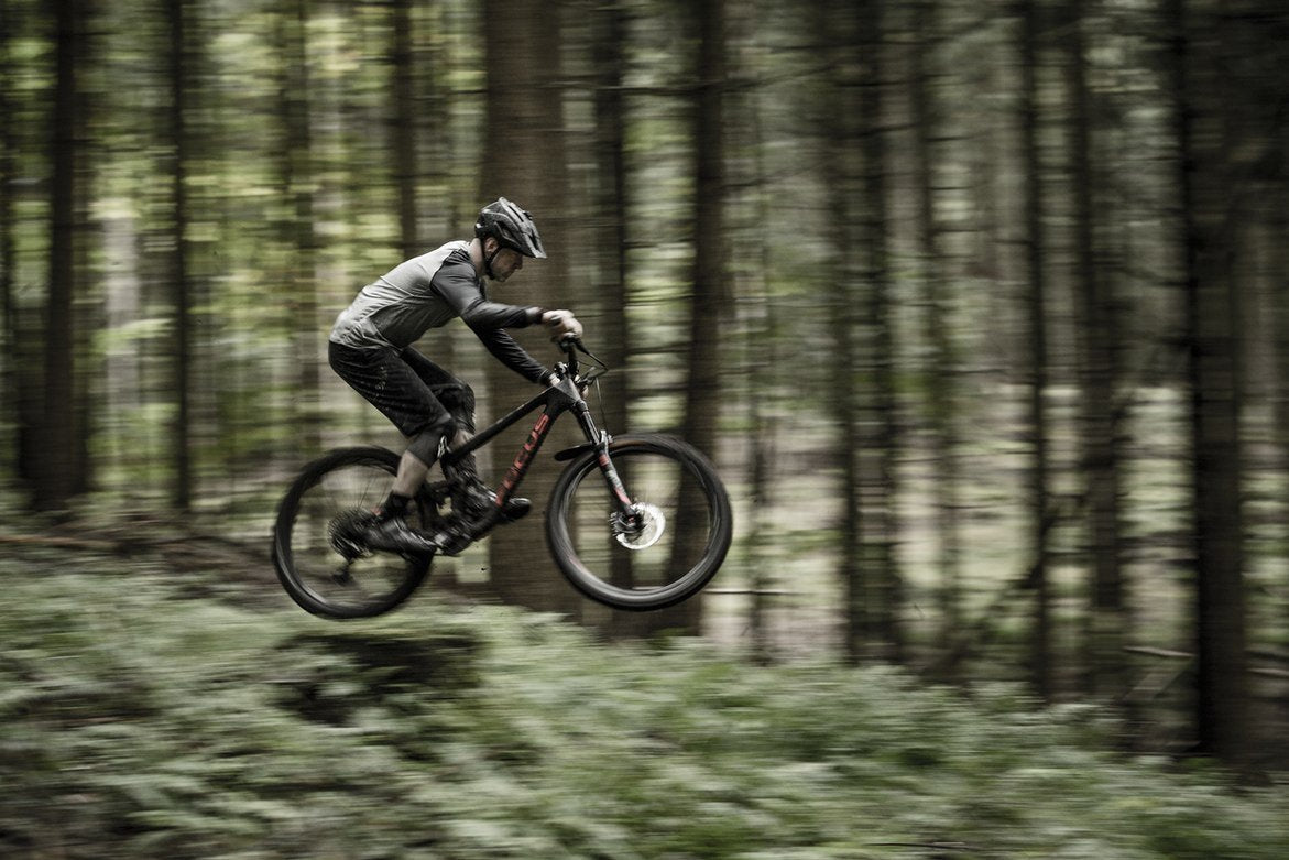 https://cdn.shopify.com/s/files/1/0121/2492/products/ass_savers_front_mudguard_mtb_mudder-11.jpg?v=1708595496