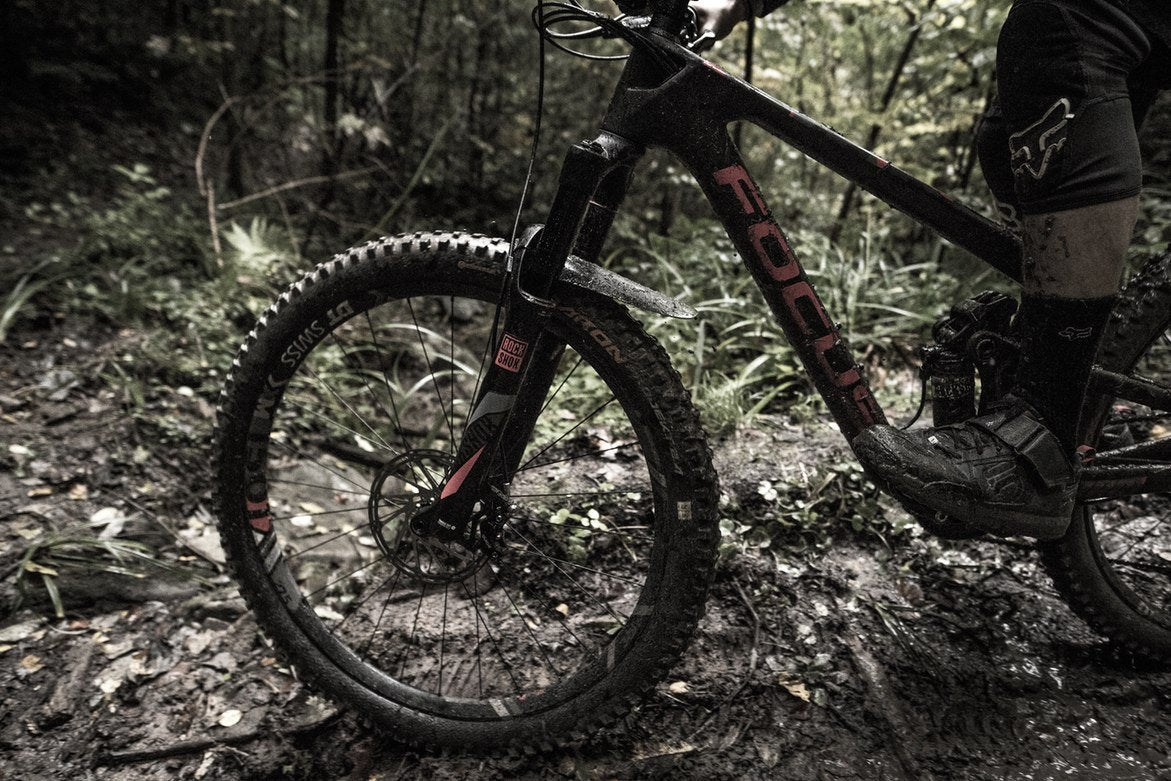 https://cdn.shopify.com/s/files/1/0121/2492/products/ass_savers_front_mudguard_mtb_mudder-12.jpg?v=1708595496